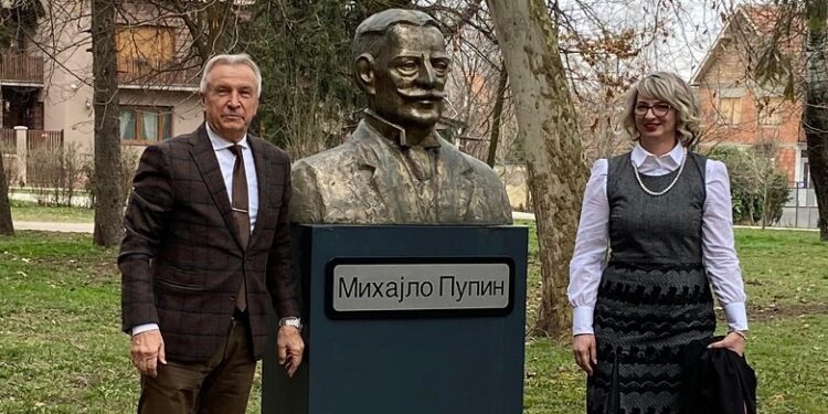 U Kovačici otkrivena bista naučnika Mihajla Pupina
