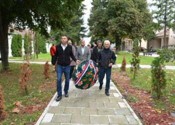 Dan Sefkerina: Položeni venci na spomenik palim rodoljubima