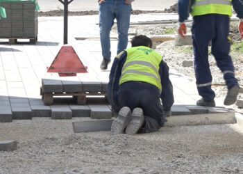 Posle skoro dve decenije sređeno dvorište u OŠ „Đura Jakšić“