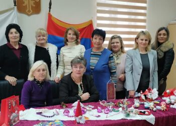 U Kačarevu održana radionica za pravljenje ukrasa za jelke