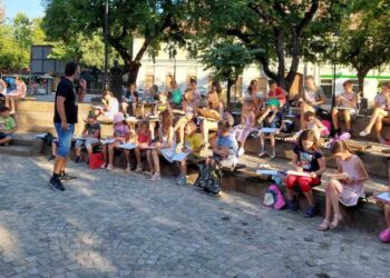 Počela škola crtanja za decu u Gradskom parku u Pančevu