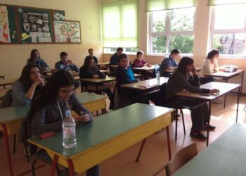 Pokloni za đake prvake od Makedonskog informativnog i izdavačkog centra