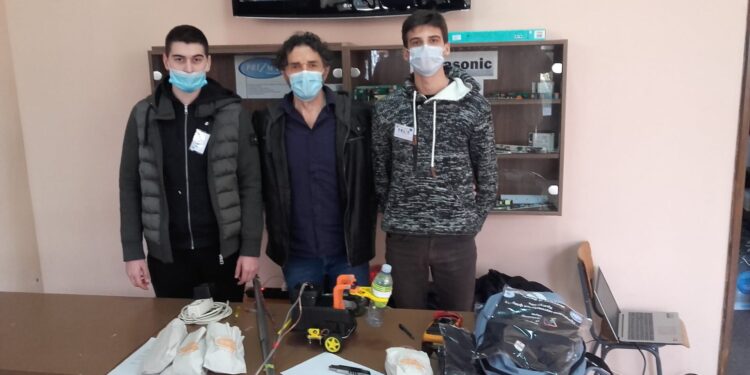 Uspesi učenika Mašinske škole na takmičenju u oblasti fizike i robotike