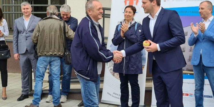 U Pančevu i Glogonju uručeni ključevi od 48 stanova izbegličkim porodicama