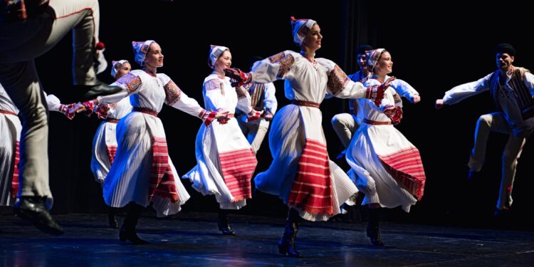 Ovacije i bis u Kovačici: Slovački narodni folklorni ansambl oduševio domaću publiku