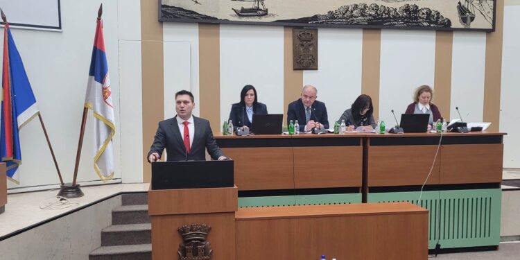Skupština Grada Pančeva usvojila Odluke o regresiranju prevoza studenata i učenika