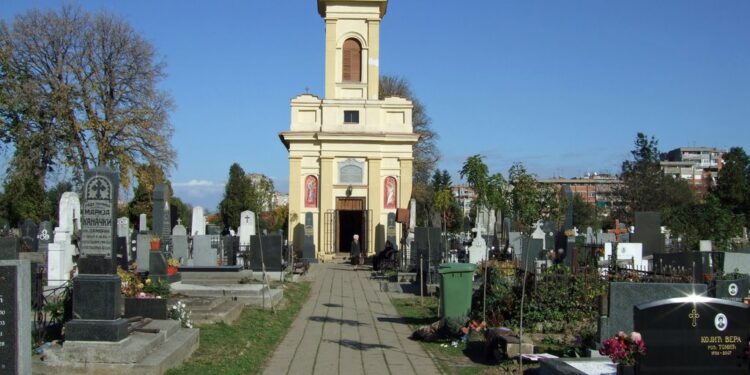 VANREDNO STANJE: Na sahranama maksimalno 10 ljudi