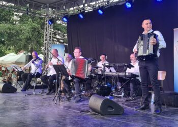 Počeo 5. festival harmonike „Zlatna dirka“ u Ivanovu