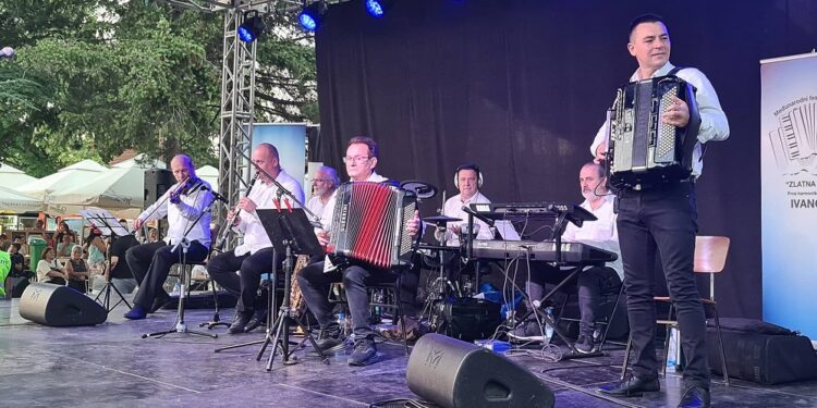 Počeo 5. festival harmonike „Zlatna dirka“ u Ivanovu