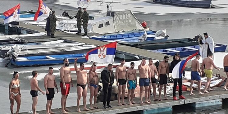 Kovinci sutra, po osmi put, plivaju za Časni krst
