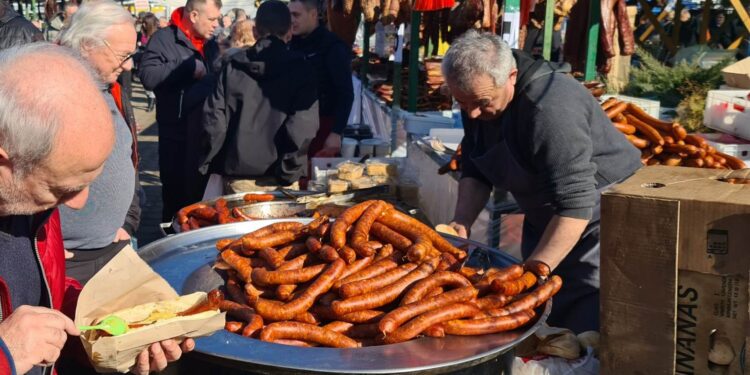 Manifestacija “Vino, muzika, kobasice” u Padini 25. februara