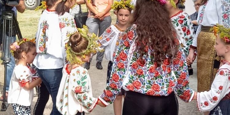 „Bakice“ obeležile Nacionalni dan rumunske košulje