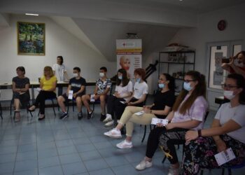 PORUKE SA MEĐUNARODNOG KAMPA CRVENOG KRSTA KROZ RADIONICE: Mladi mogu da naprave promenu