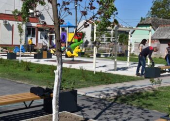 Predsednica Opštine Kovin Sanja Petrović ispunila dugogodišnju želju Kovinaca, podignuti novi dečji park i pešačka zona