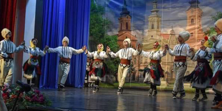 Šesta međunacionalna smotra folklora „Kreni u kolo“