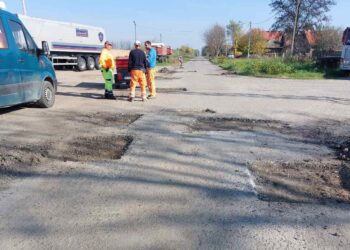 Sanacija udarnih rupa na putevima u Jabuci