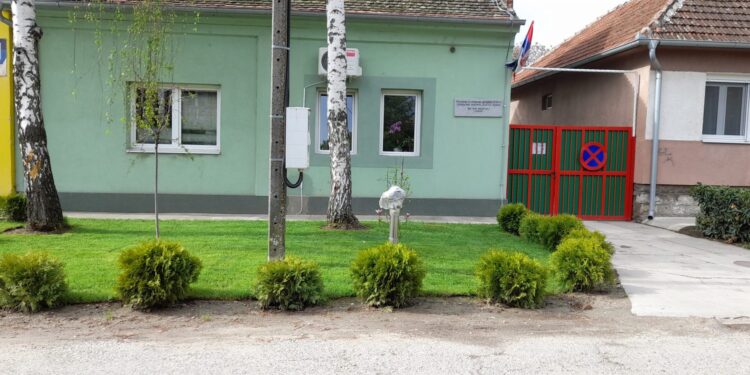 Uređen prostor ispred Ustanove “Lasta” u Kovinu