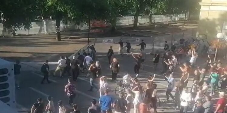 Đilas i Marinika doveli huligane iz Beograda da lome po Pančevu (VIDEO)