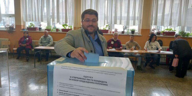 Narodni poslanik Marko Mladenović iskoristio svoje građansko pravo