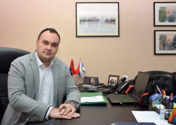 Opština Opovo povodom Svetskog dana Roma istakla romsku zastavu