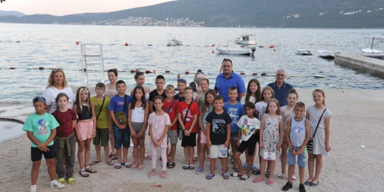 Predsednik Opštine Markov posetio opovačke osnovce u Baošićima