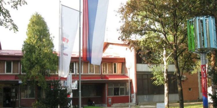 Nastavlja se uređenje školskog dvorišta Mašinske škole