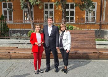 Kroz program „Zajednici zajedno“ gimnazija u Pančevu zamenila prozore