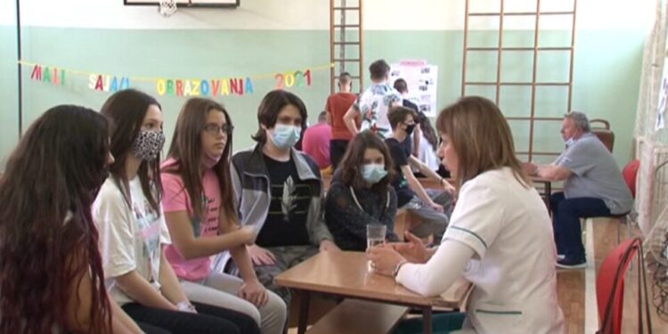 U Debeljači održan „Mali sajam obrazovanja“
