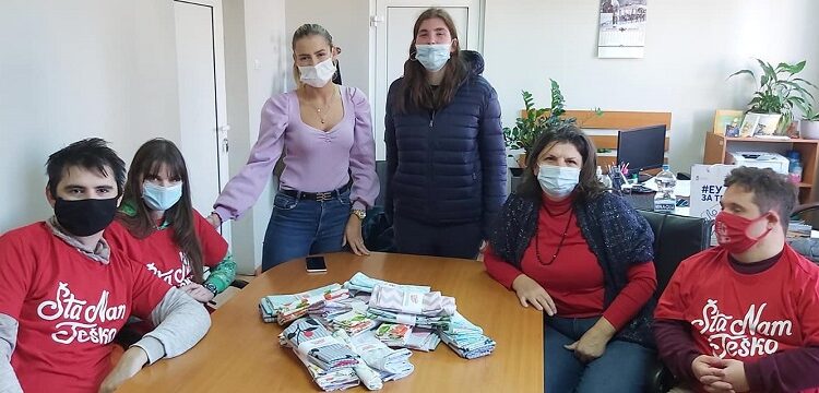 Završen kurs šivenja za mlade sa intelektualnim teškoćama, proizvodi poklonjeni Sigurnoj kući i porodilištu