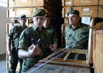 Mojsilović obišao jedinice Centralne logističke baze u Pančevu