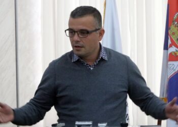 Nedimović i Garašević u razgovoru sa poljoprivrednicima