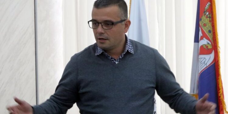 Nedimović i Garašević u razgovoru sa poljoprivrednicima