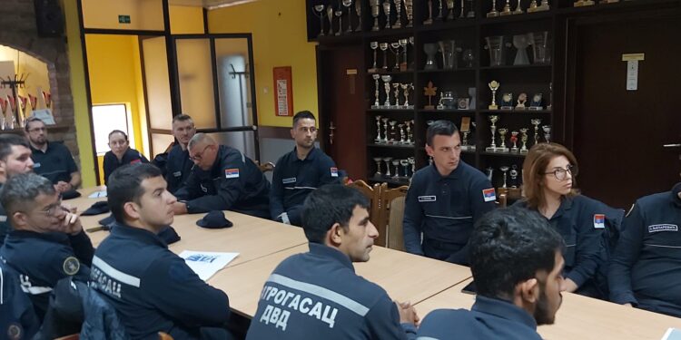 U Kovinu počela obuka za dobrovoljne vatrogasce