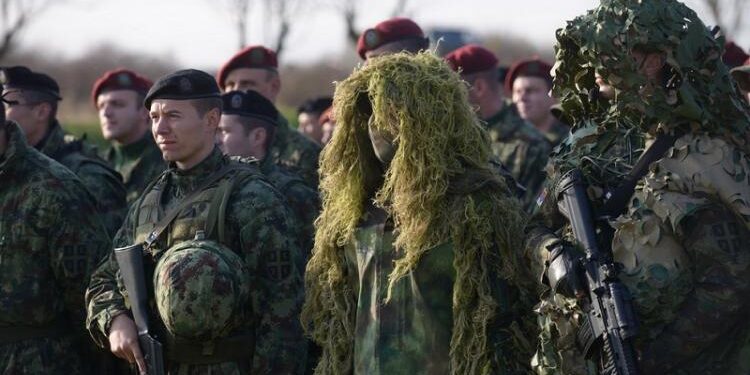 Konkurs za dobrovoljno služenje vojnog roka i kurs za rezervne oficire otvoren