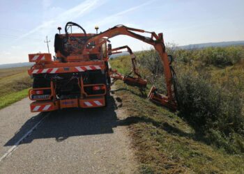 Radovi na putevima u gradu  i selima