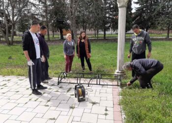 Aktivisti SNS Opovo uredili portu crkve Svetog arhangela Gavrila