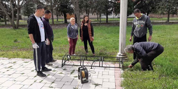 Aktivisti SNS Opovo uredili portu crkve Svetog arhangela Gavrila