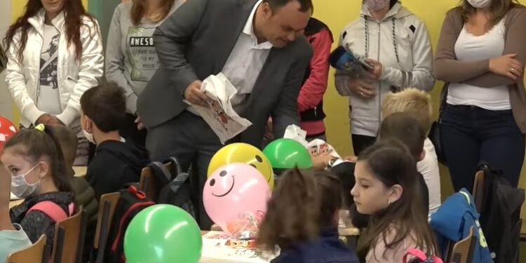 OPOVO: Pokloni za prvake simbolizuju značaj bezbednosti u saobraćaju