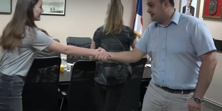 OPOVO: Predsednik Opštine priredio prijem za 14 nosilaca Vukove diplome
