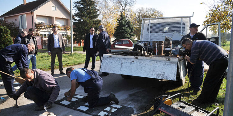 Postavljeni usporivači brzine u Opovu