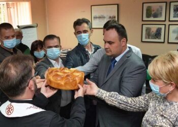 DAN OPŠTINE OPOVO: U kabinetu predsednika rezan slavski kolač