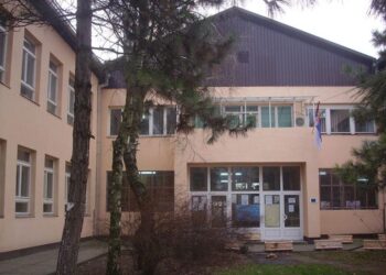 200 GODINA OD OSNIVANJA ŠKOLE U MRAMORKU: Zasađen beli dud povodom velikog jubileja