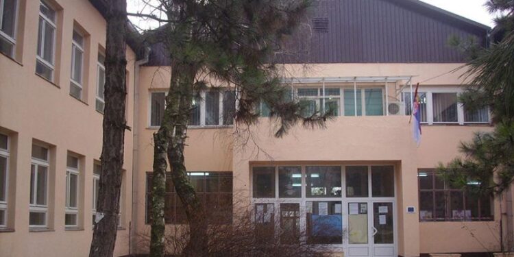 200 GODINA OD OSNIVANJA ŠKOLE U MRAMORKU: Zasađen beli dud povodom velikog jubileja