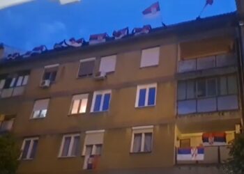 PANČEVO SVE GLASNIJE: „Hej, hej Đilase vrati pare lopove!“ (VIDEO)