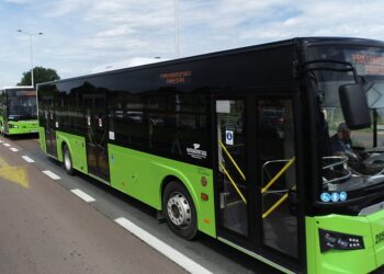 Javni gradski prevoz u Pančevu blokiraju „divlji“ prevoznici