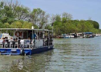 PANČEVO: Novi motori za pančevački katamaran Panuka obezbeđuju sigurniju plovidbu i proširenje turističke ponude