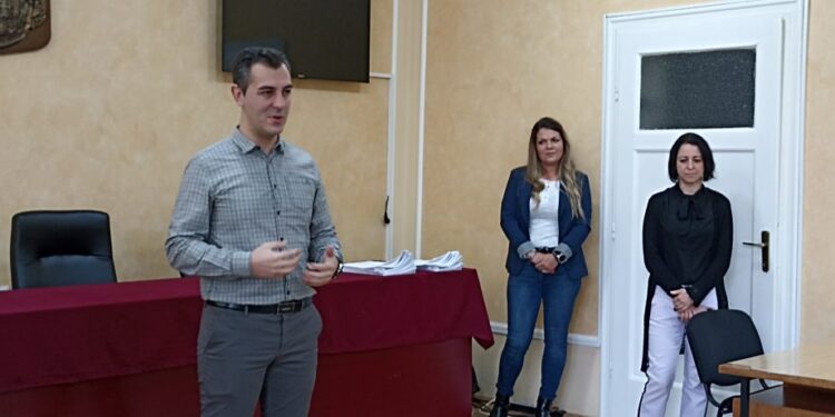 Kovačica: 24 porodice dobile sredstva za stolariju, kotlove, toplotne pumpe i izolaciju