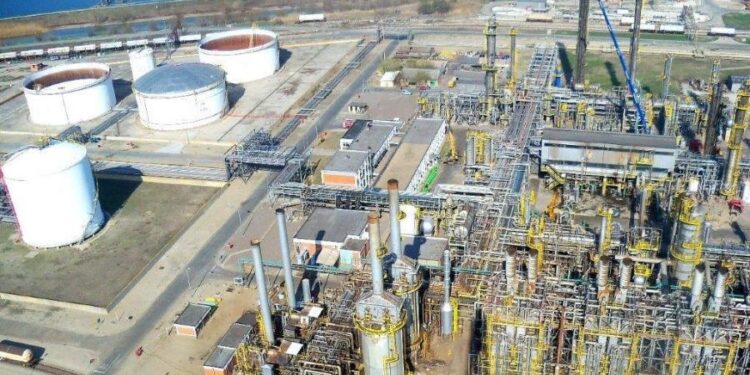 NIS preuzeo pančevačku Petrohemiju