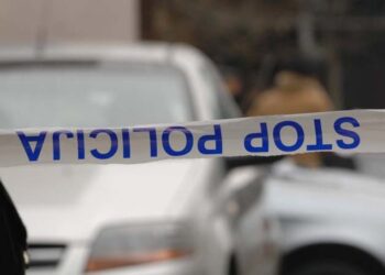 Prilikom bekstva kolima vukao policajca 50 metara po asfaltu