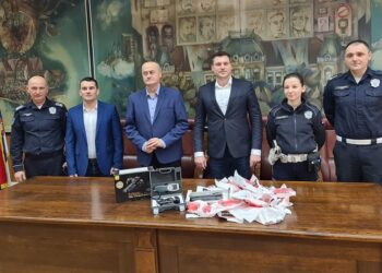 Gradonačelnik Pančeva Policijskoj upravi uručio opremu za rad saobraćajne policije